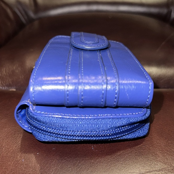 NWOT Danier Leather Crossbody Wallet - Picture 5 of 14